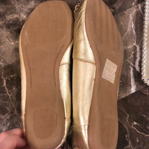 Cute gold sparkly flats - Picture 7 of 7